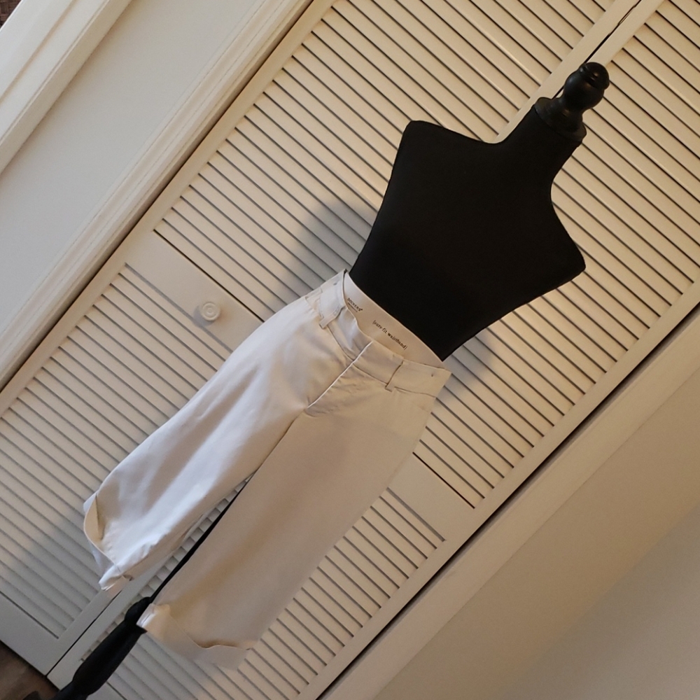 Great Fitting Dockers Capris